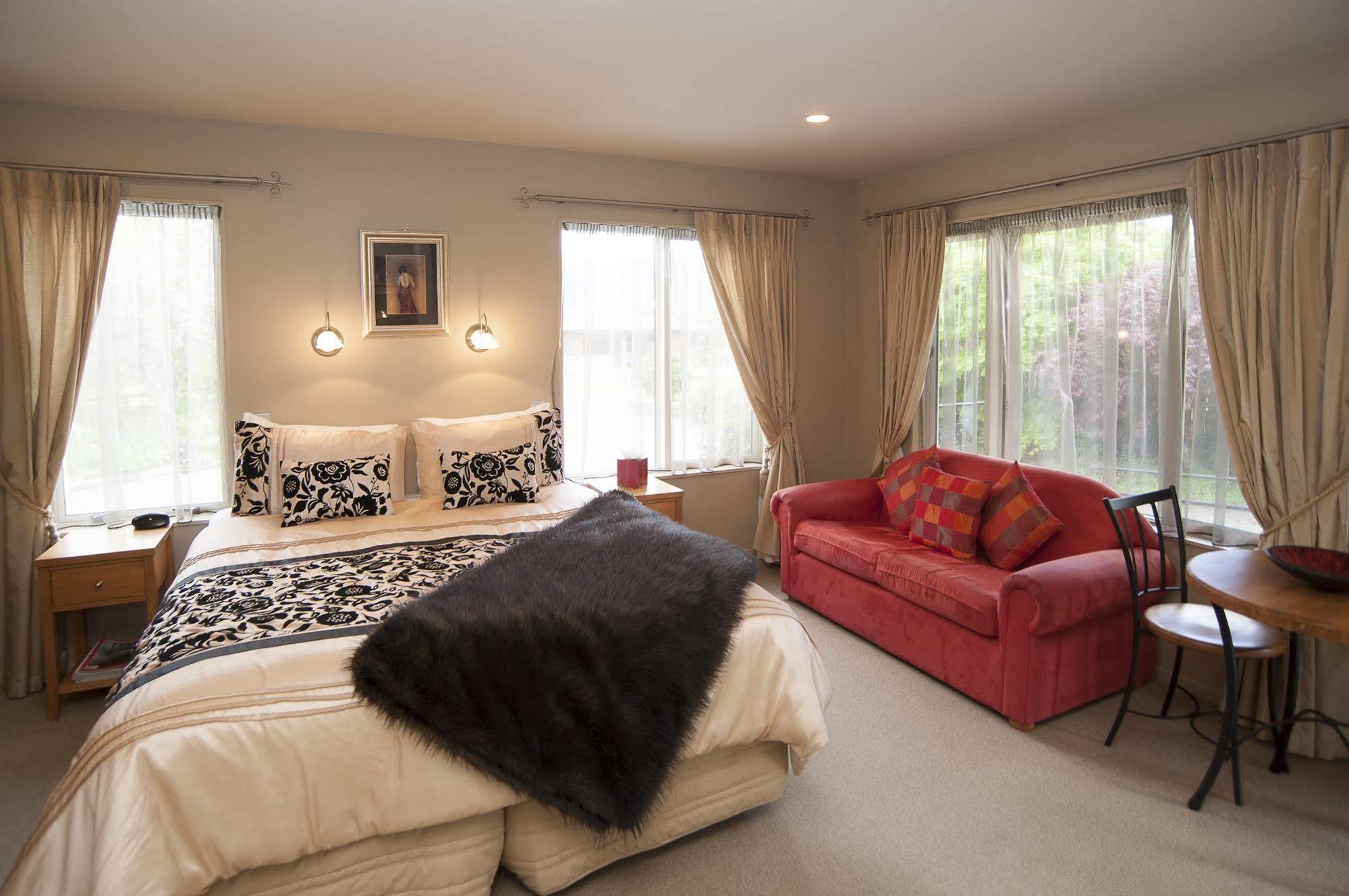 Blue Ridge Studios And Bed & Breakfast Te Anau Kültér fotó