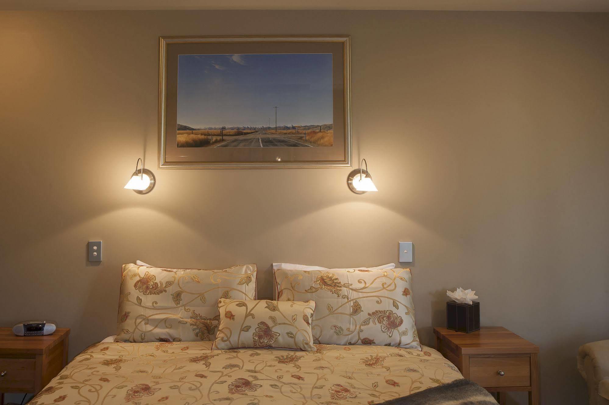 Blue Ridge Studios And Bed & Breakfast Te Anau Kültér fotó